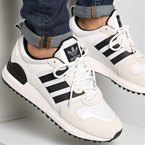 adidas Originals ZX 700 HD SHOES 